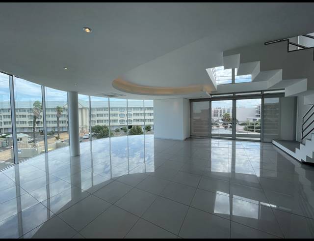 840M² BUILDING TO LET IN LAGOON BEACH